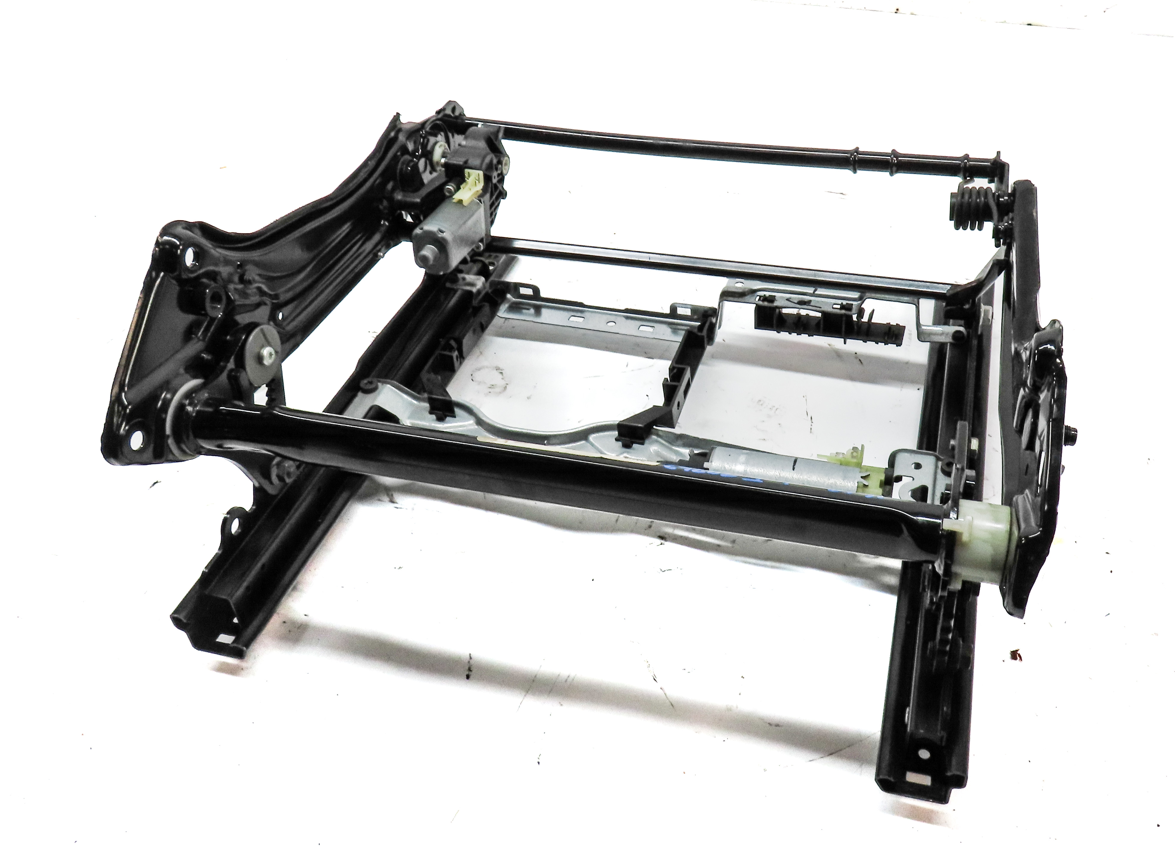08-14 MERCEDES C230 C250 C300 C350 (W204) SEDAN - DRIVER SEAT TRACK w/ MOTORS — exact item pictured